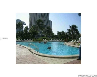 19390 Collins Ave - Photo Thumbnail 8