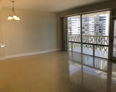 1430 Brickell Bay Dr - Photo Thumbnail 1