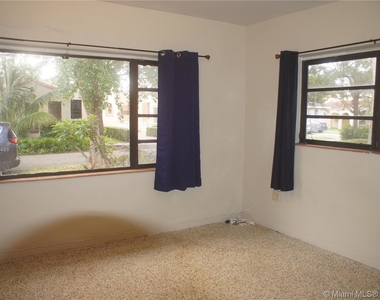 816 Lorca St - Photo Thumbnail 11