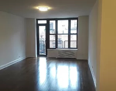 East 35th Street, Apt 10 - Photo Thumbnail 9