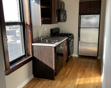 426 West Belmont Avenue - Photo Thumbnail 2