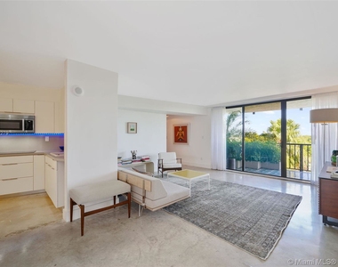 5701 Biscayne Blvd - Photo Thumbnail 4