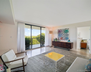 5701 Biscayne Blvd - Photo Thumbnail 3