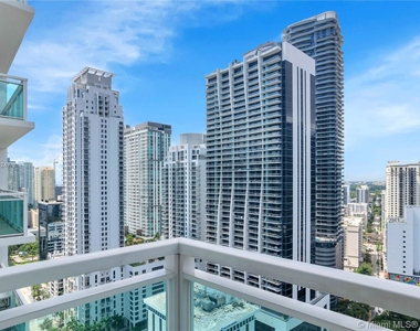 951 Brickell Ave - Photo Thumbnail 4