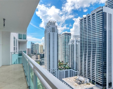 951 Brickell Ave - Photo Thumbnail 3