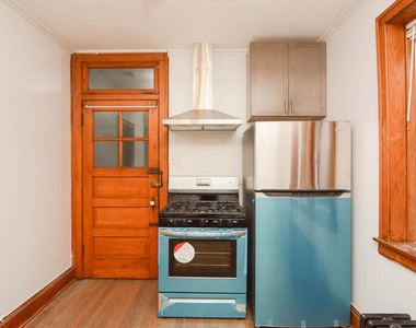 2135 N. Leavitt, Unit 1f - Photo Thumbnail 1