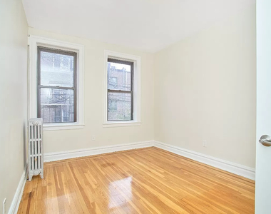 Large 2 beds for rent prime astoria  - Photo Thumbnail 0