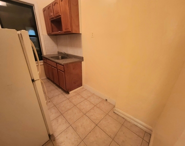 824 Albany Avenue - Photo Thumbnail 1