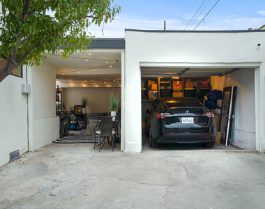 6345 La Mirada Ave - Photo Thumbnail 31