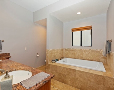 1539 Greenfield Avenue - Photo Thumbnail 24