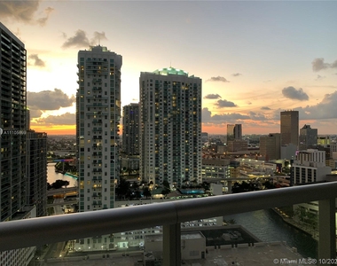 485 Brickell Ave - Photo Thumbnail 0