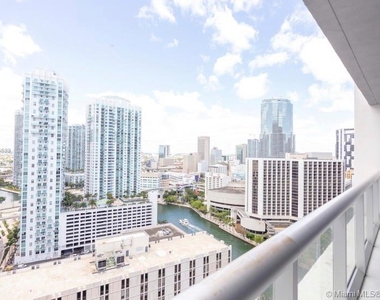 485 Brickell Ave - Photo Thumbnail 1