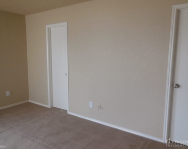 1124 Mustang Ridge Drive - Photo Thumbnail 4