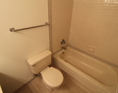 440 North Mcclurg Court - Photo Thumbnail 11