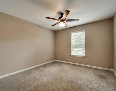 4425 Bluestem Street - Photo Thumbnail 9