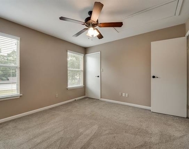 4425 Bluestem Street - Photo Thumbnail 7