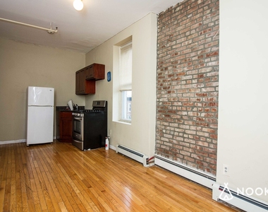 814 Marcy Avenue - Photo Thumbnail 4