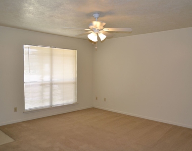 2404 Bandera Dr - Photo Thumbnail 5