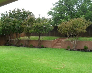 5432 Gregory Drive - Photo Thumbnail 2