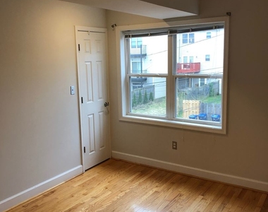 1134 6th St Ne #2 - Photo Thumbnail 14