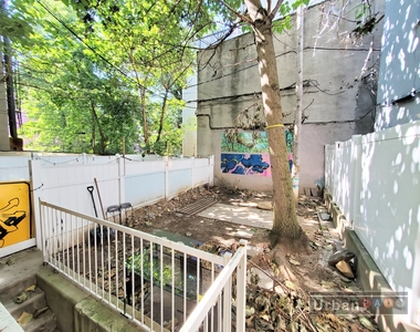 154 Albany Avenue - Photo Thumbnail 0