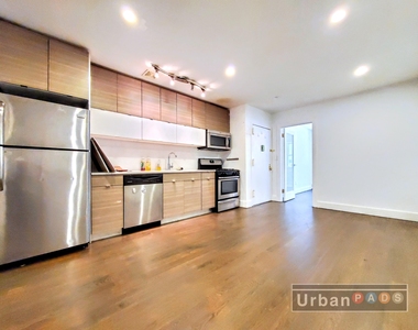 154 Albany Avenue - Photo Thumbnail 7