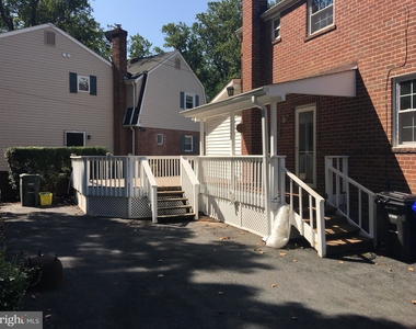 9 N Greenbrier Street - Photo Thumbnail 23