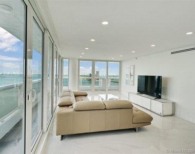 1717 N Bayshore Dr - Photo Thumbnail 2