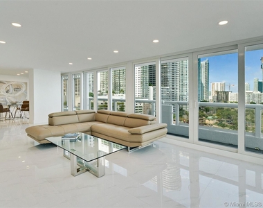 1717 N Bayshore Dr - Photo Thumbnail 6