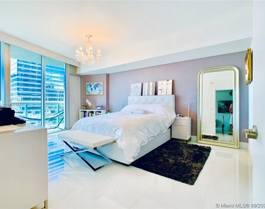 495 Brickell Ave - Photo Thumbnail 6