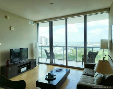 888 Biscayne Blvd - Photo Thumbnail 7