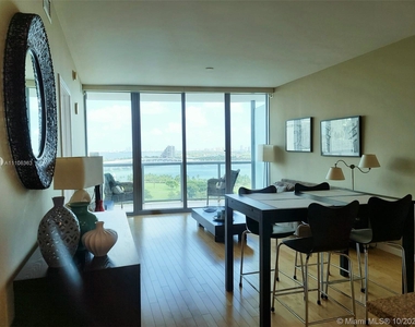 888 Biscayne Blvd - Photo Thumbnail 5