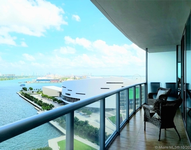 888 Biscayne Blvd - Photo Thumbnail 0