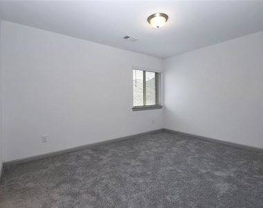 2431 Preakness Place - Photo Thumbnail 21