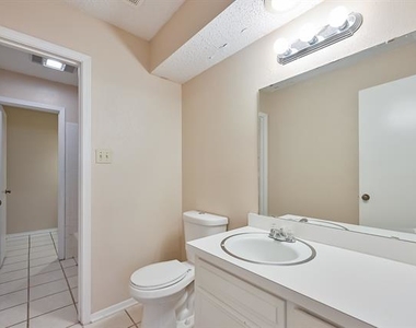 2704 Saint George Place - Photo Thumbnail 16