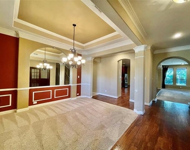 2915 Ivygreen Road - Photo Thumbnail 1