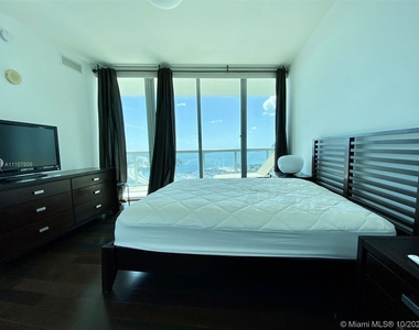 888 Biscayne Blvd - Photo Thumbnail 13