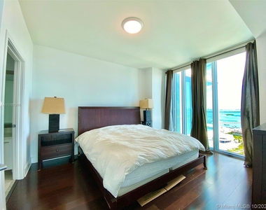 888 Biscayne Blvd - Photo Thumbnail 9