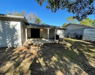 9421 Edgecreek Drive - Photo Thumbnail 10