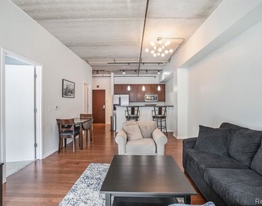 3670 Woodward Ave # 19/303 - Photo Thumbnail 4