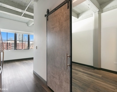 2101 South Wabash Avenue - Photo Thumbnail 6