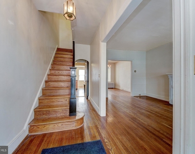 2413 Observatory Place Nw - Photo Thumbnail 2