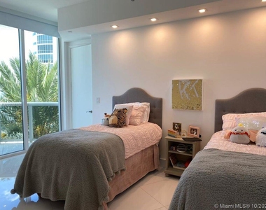 15901 Collins Ave - Photo Thumbnail 19