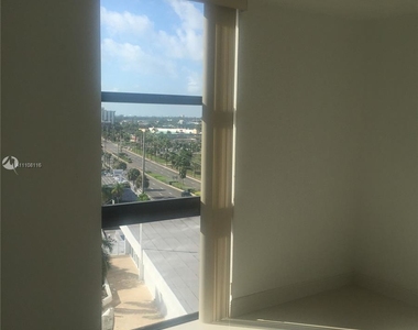 13499 Biscayne Blvd - Photo Thumbnail 2