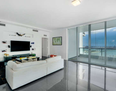 900 Biscayne Boulevard - Photo Thumbnail 15