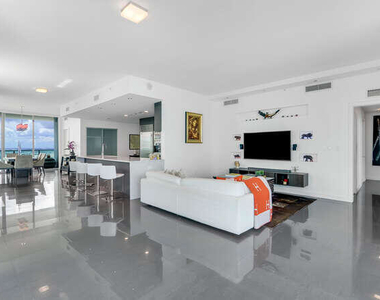 900 Biscayne Boulevard - Photo Thumbnail 13