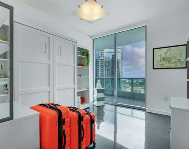 900 Biscayne Boulevard - Photo Thumbnail 32