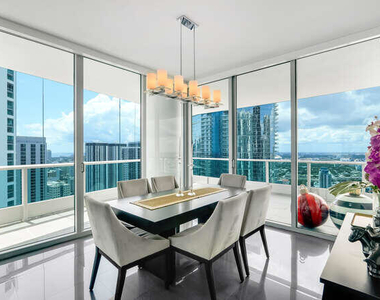 900 Biscayne Boulevard - Photo Thumbnail 8