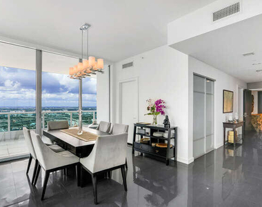 900 Biscayne Boulevard - Photo Thumbnail 7