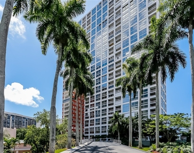 1541 Brickell Ave - Photo Thumbnail 8